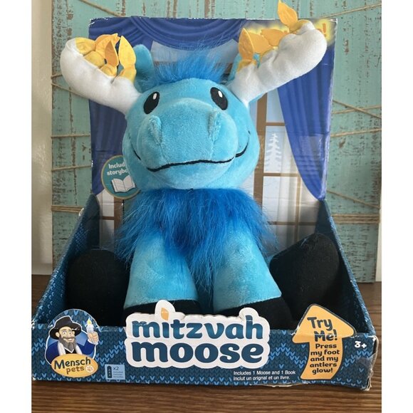 Jewish Mensch Pets Hanukkah Mitzvah Moose Plush W/ Book Light Up Antlers New - Picture 1 of 8
